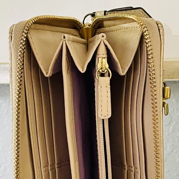 COACH Signature Zip Around Wallet Khaki Canvas Gold Bow Charm - Picture 9 of 9